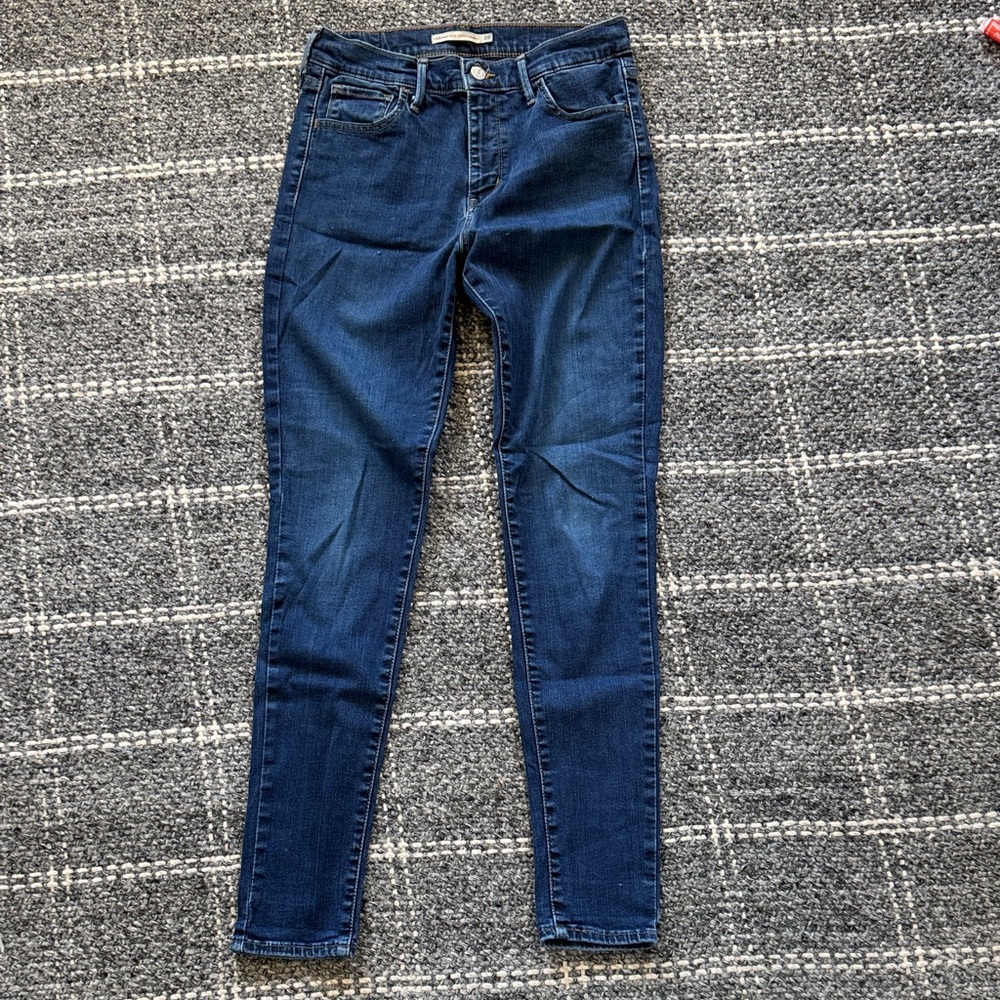 Levi’s 720 High Rise Super Skinny Women's Dark Blue Jeans size 28